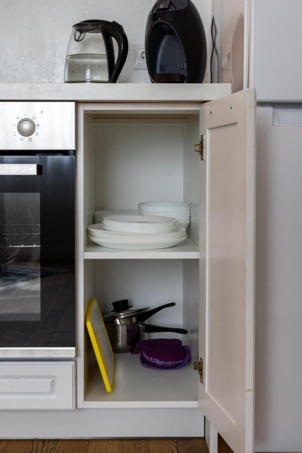 Brand New, Cozy And Quiet 1 Bedroom Apartment, Free Parking 公寓 *