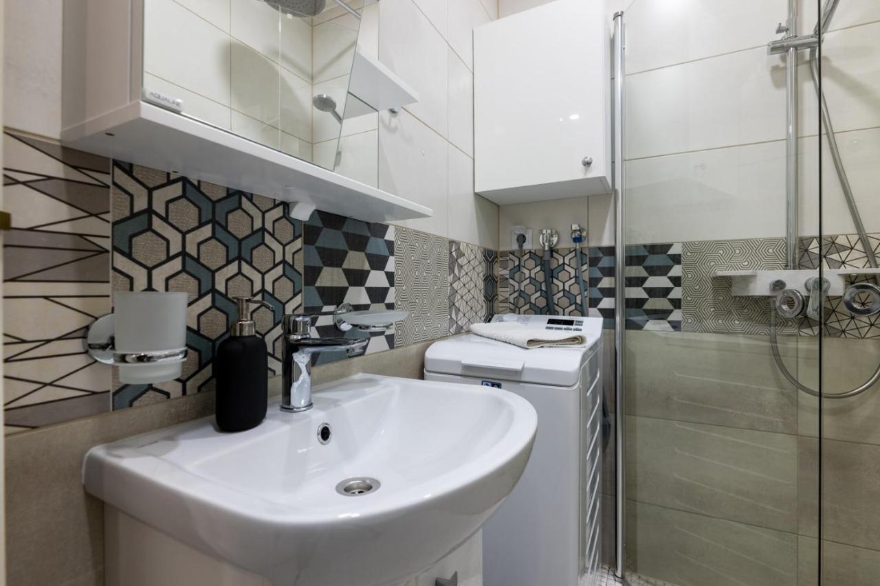 Brand New, Cozy And Quiet 1 Bedroom Apartment, Free Parking Appartamento *
